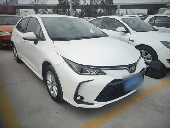 Фото 4 - Toyota Corolla