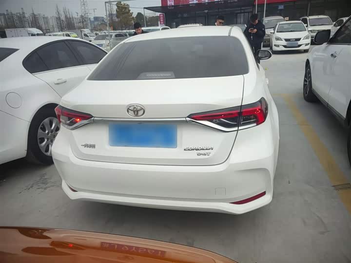 Фото 6 - Toyota Corolla