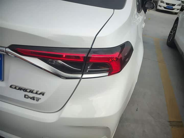 Фото 8 - Toyota Corolla