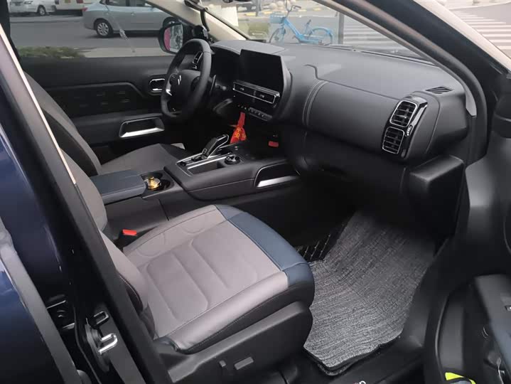 Фото 8 - Citroen C5 Aircross 2023