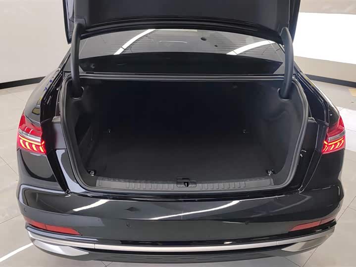 Фото 4 - Audi A6L