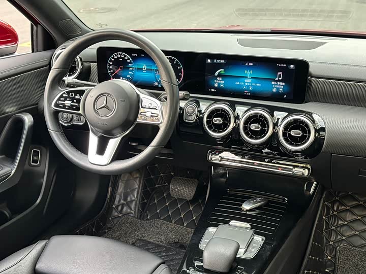 Фото 6 - Mercedes-Benz A-Class