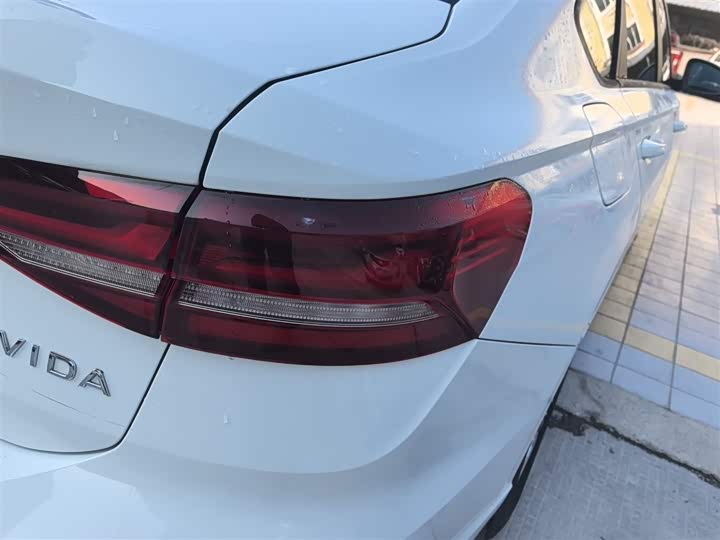 Фото 8 - Volkswagen Lavida