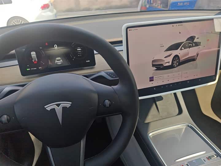 Фото 6 - Tesla Model Y