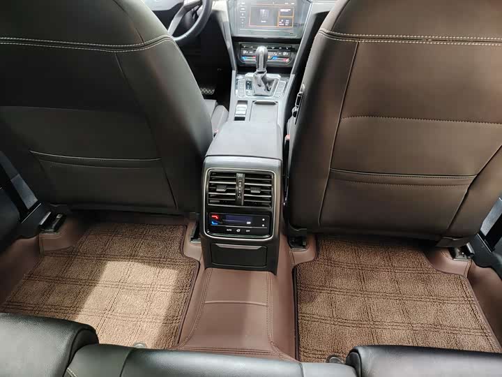 Фото 8 - Volkswagen Magotan