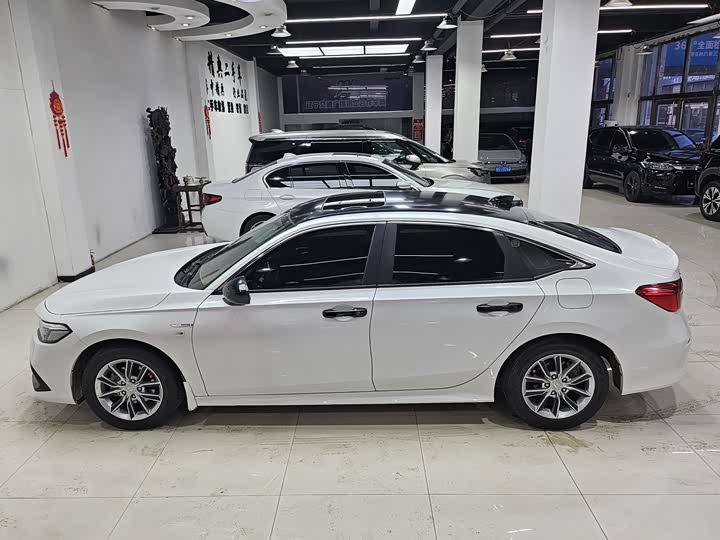 Фото 8 - Honda Civic