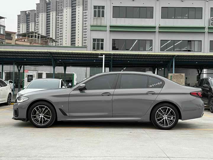 Фото 3 - BMW 5 Series