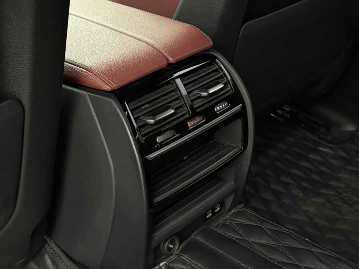 Фото 9 - BMW 5 Series