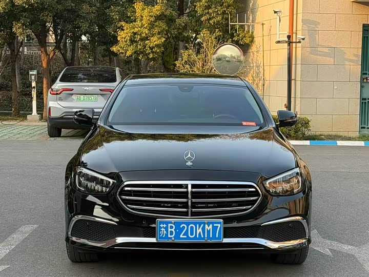 Фото 1 - Mercedes-Benz E-Class