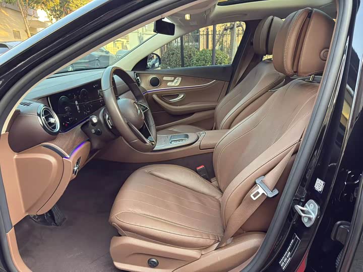 Фото 6 - Mercedes-Benz E-Class