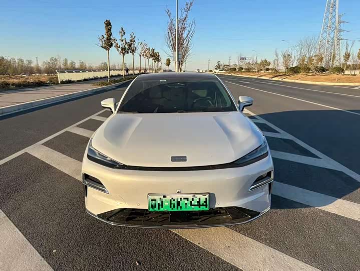 Фото 2 - Geely Galaxy Starshine 8 EM-i