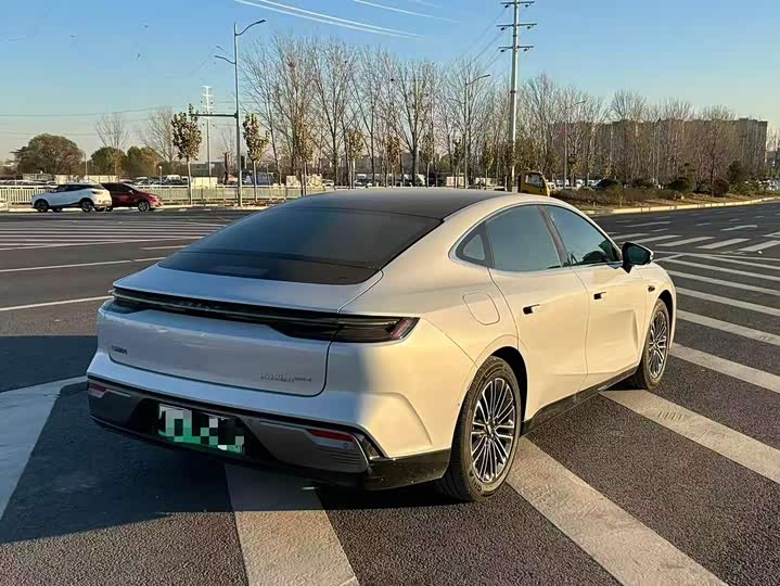 Фото 9 - Geely Galaxy Starshine 8 EM-i