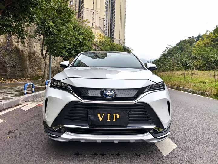 Фото 2 - Toyota Harrier