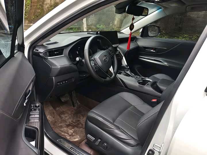 Фото 5 - Toyota Harrier