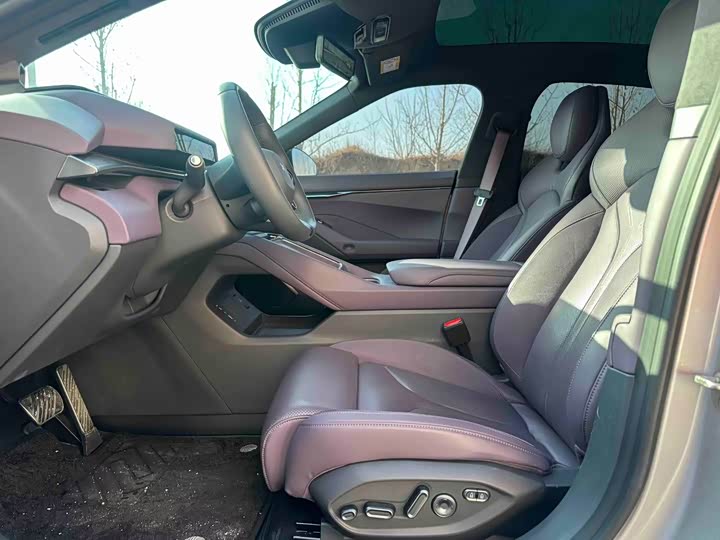 Фото 4 - XPeng P7