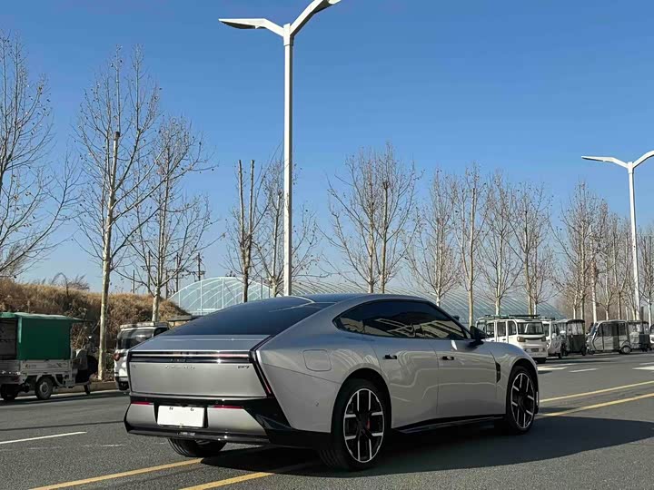 Фото 9 - XPeng P7