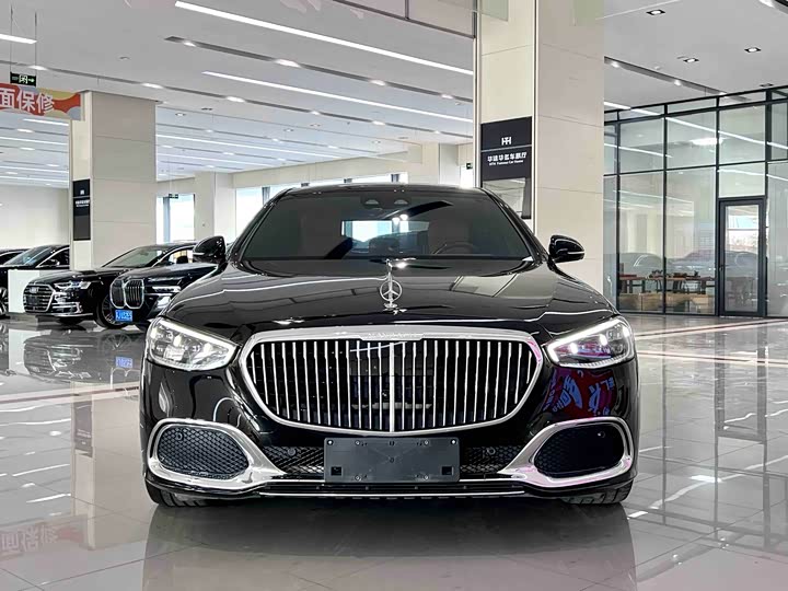 Фото 2 - Mercedes-Benz Maybach S-Class