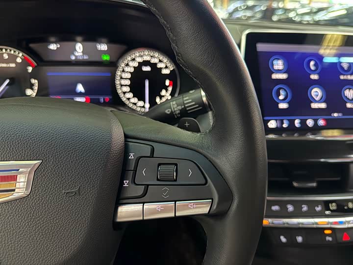 Фото 8 - Cadillac CT5