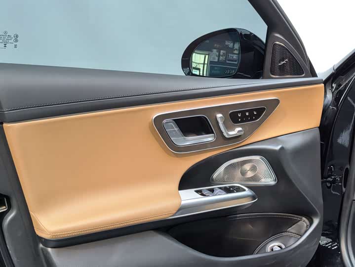 Фото 9 - Mercedes-Benz E-Class