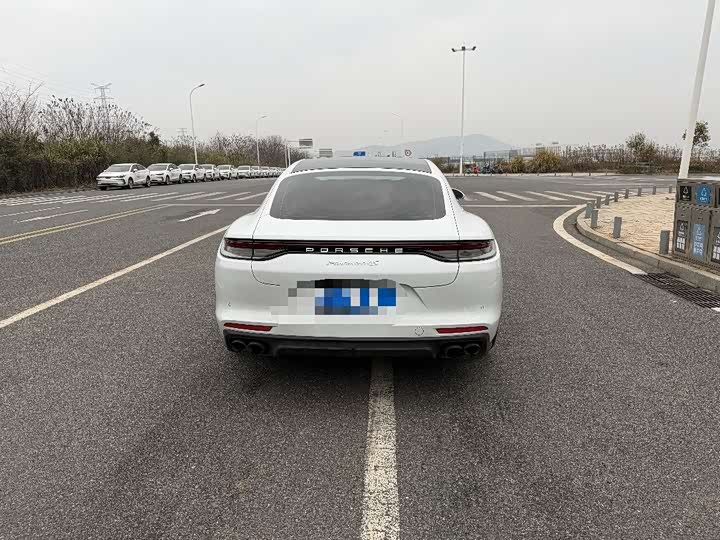 Фото 4 - Porsche Panamera