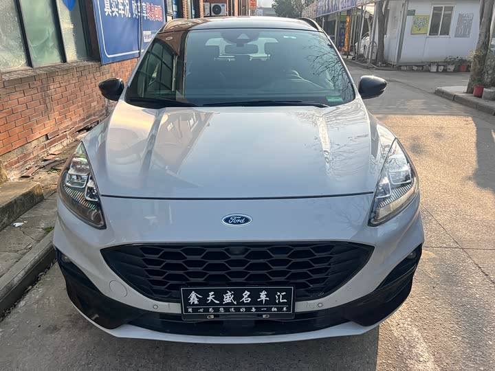 Фото 2 - Ford Escape