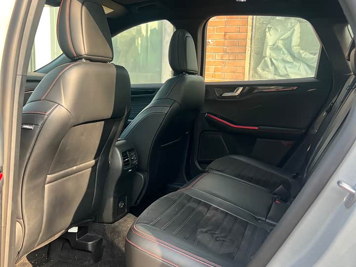 Фото 6 - Ford Escape