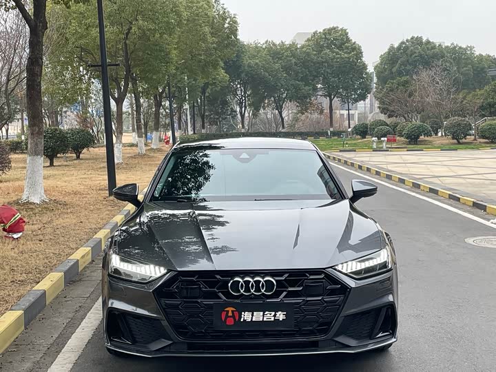 Фото 2 - Audi A7