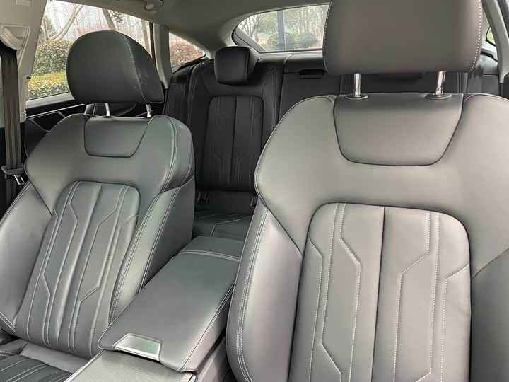 Фото 8 - Audi A7