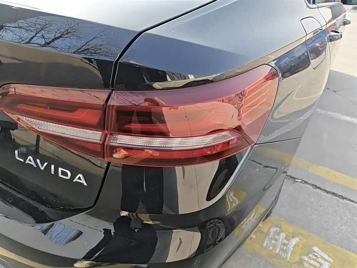 Фото 8 - Volkswagen Lavida