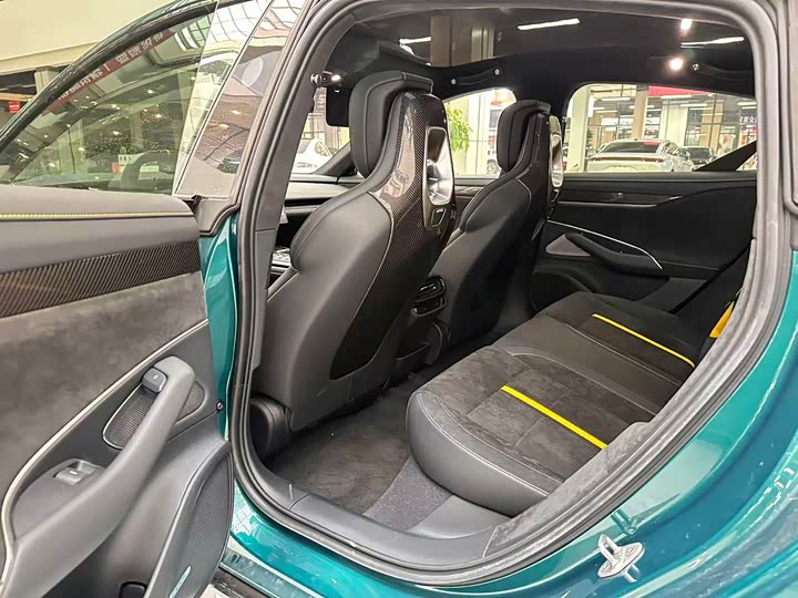 Фото 6 - Xiaomi SU7 Ultra