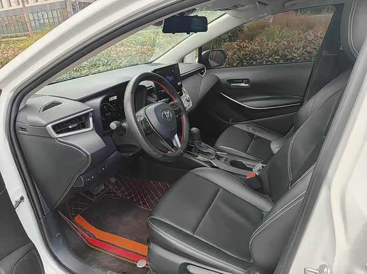 Фото 4 - Toyota Corolla