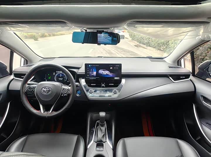 Фото 5 - Toyota Corolla