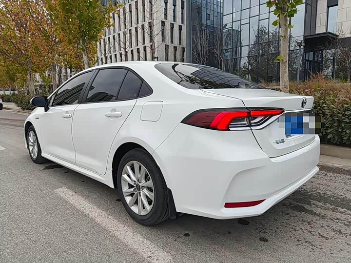 Фото 9 - Toyota Corolla