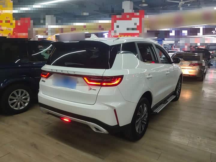 Фото 7 - Geely Vision X6