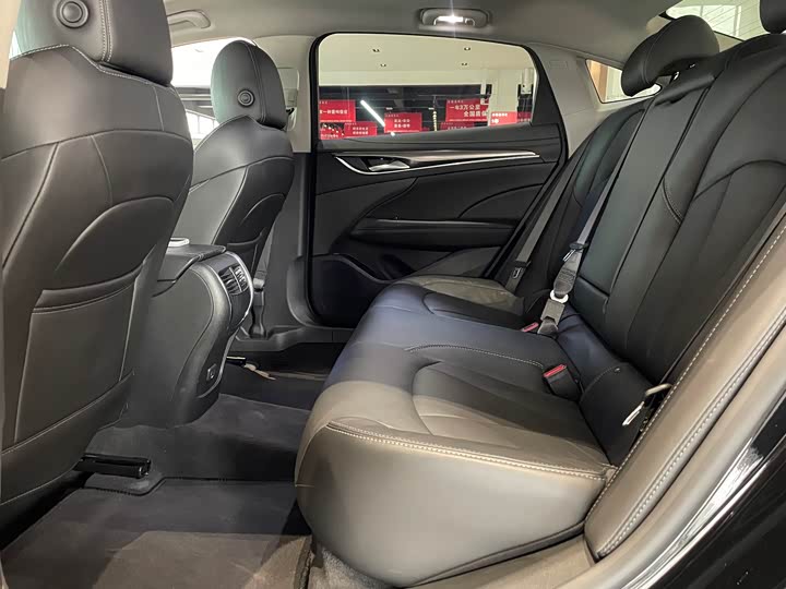 Фото 8 - Buick LaCrosse