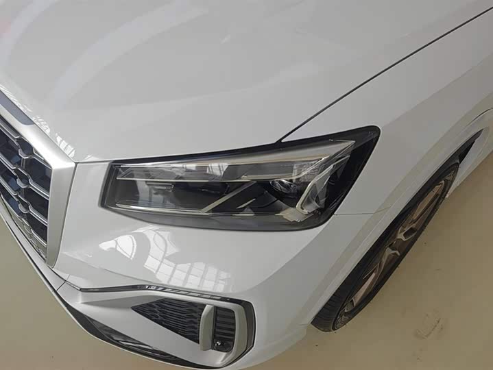 Фото 4 - Audi Q2L