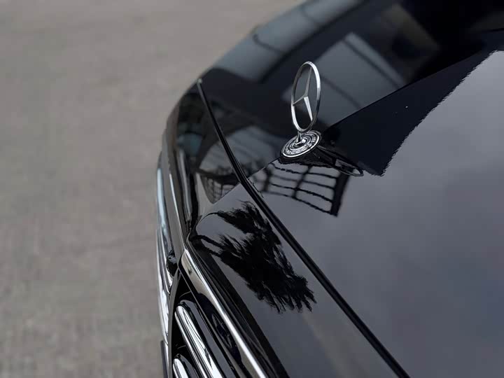 Фото 3 - Mercedes-Benz E-Class