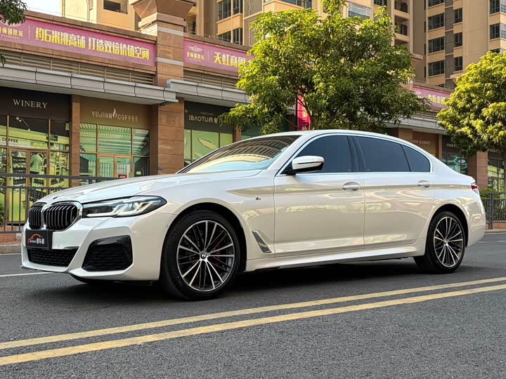 Фото 1 - BMW 5 Series