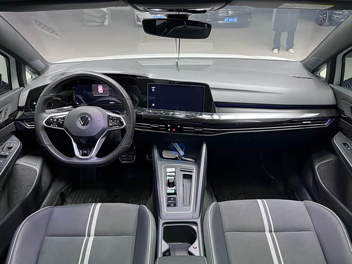 Фото 9 - Volkswagen Golf