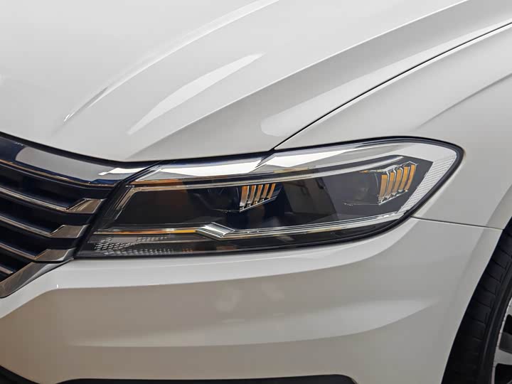 Фото 8 - Volkswagen Lavida