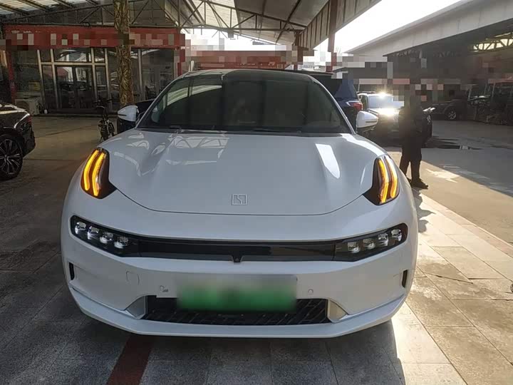 Фото 3 - Zeekr 001