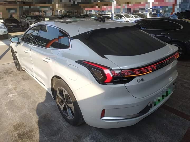 Фото 5 - Zeekr 001