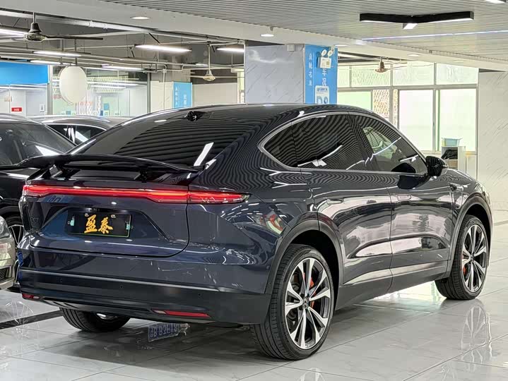 Фото 7 - Nio EC7