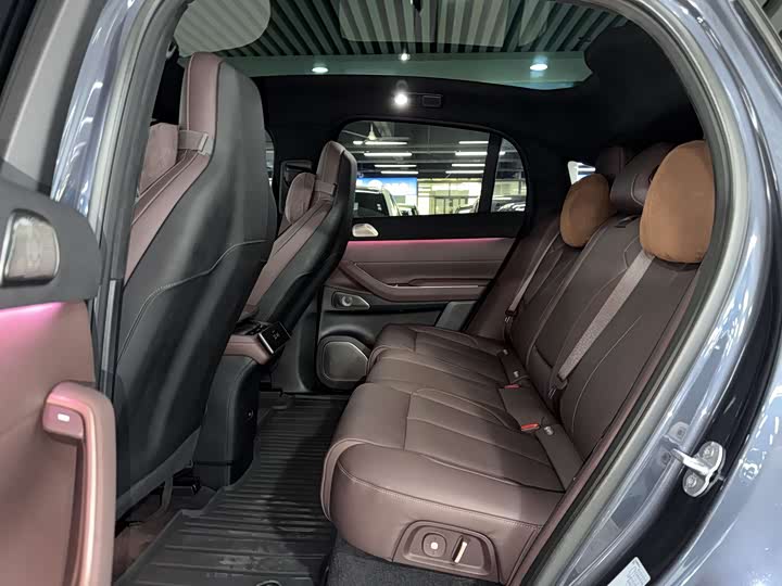 Фото 9 - Nio EC7