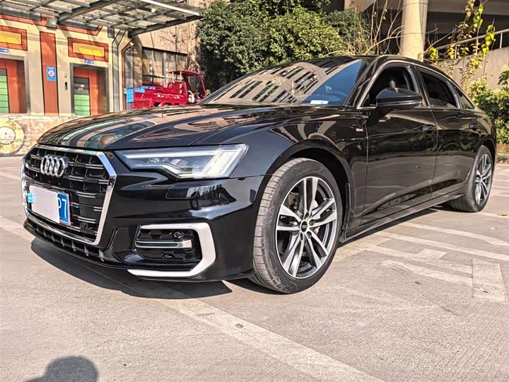 Фото 4 - Audi A6L