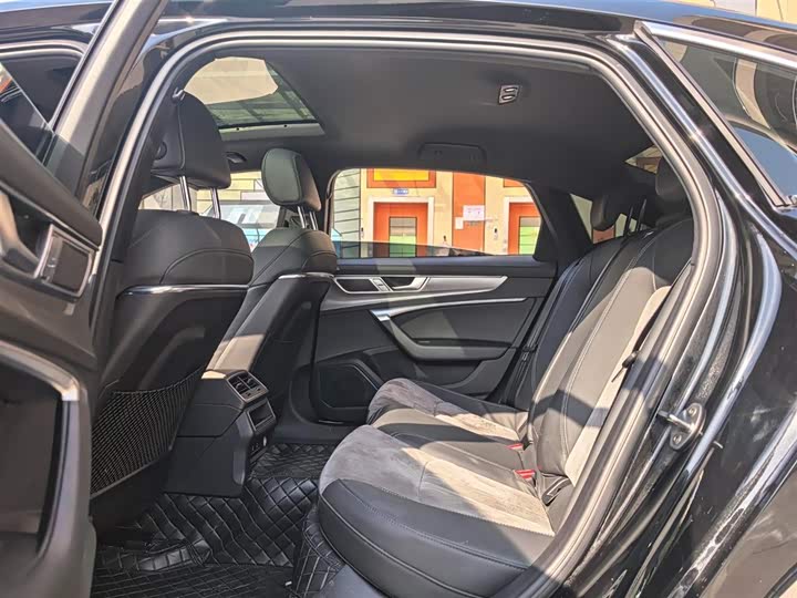 Фото 6 - Audi A6L