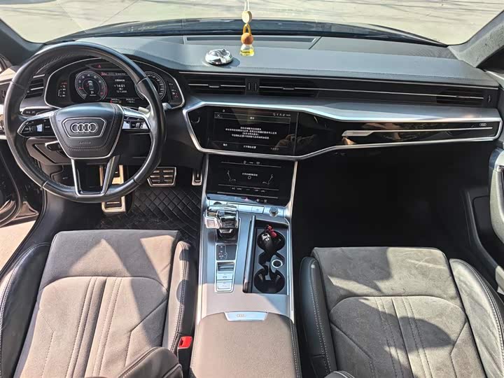 Фото 9 - Audi A6L