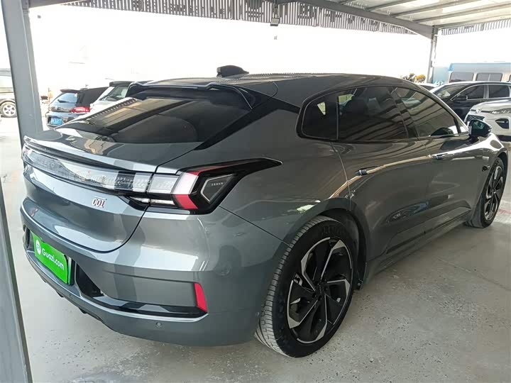 Фото 7 - Zeekr 001