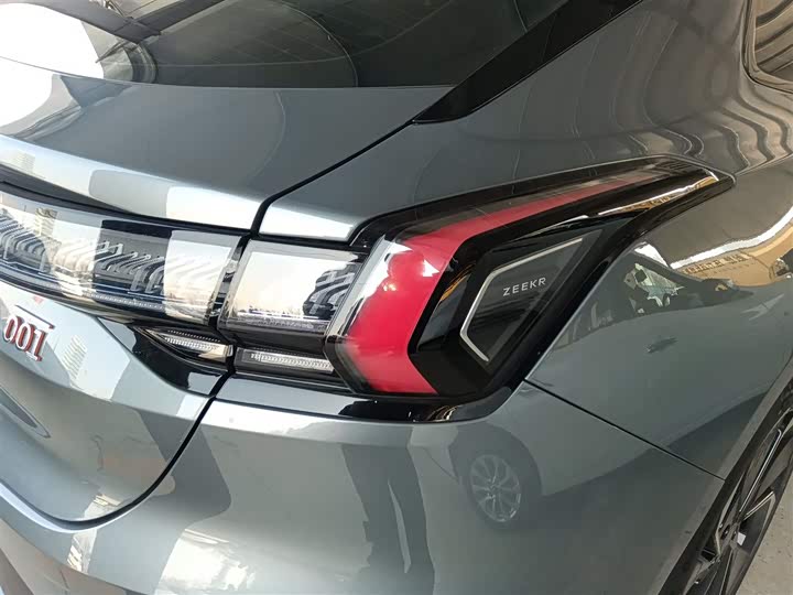 Фото 8 - Zeekr 001