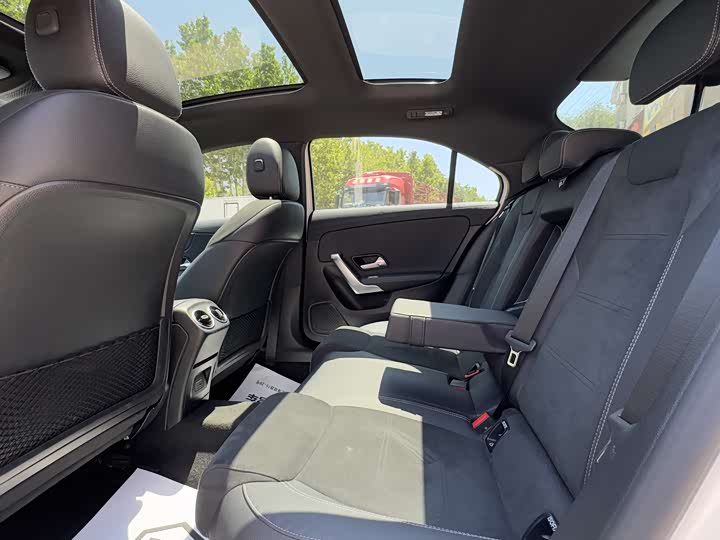 Фото 5 - Mercedes-Benz A-Class